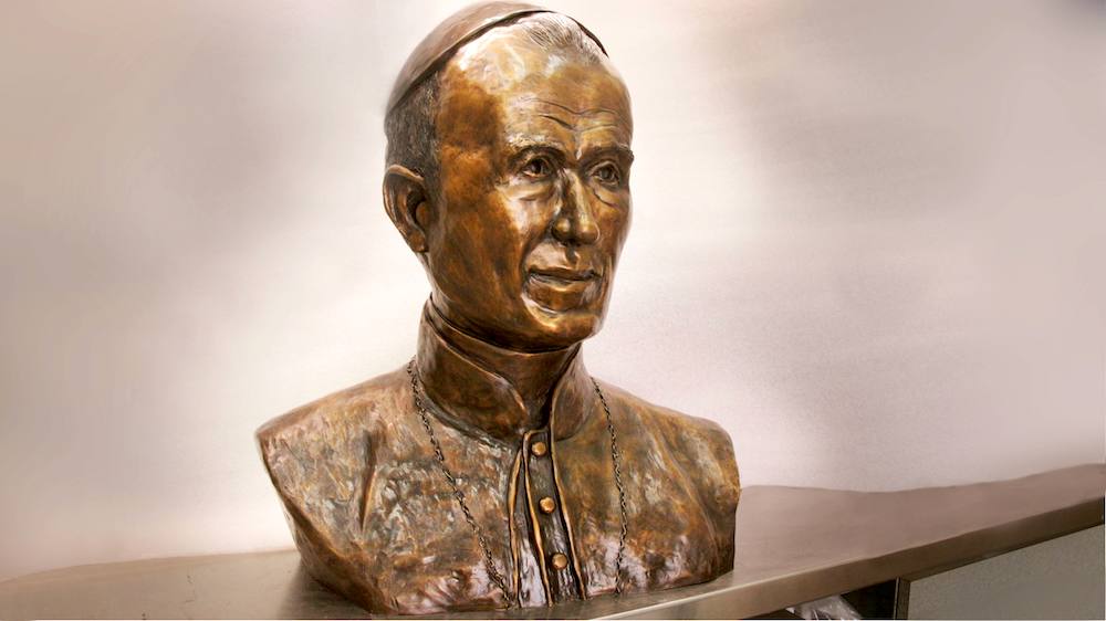 Photo du buste en bronze de Mgr Labrie à l'Atelier du Bronze d'Inverness – Photo Daniel Le Saunier