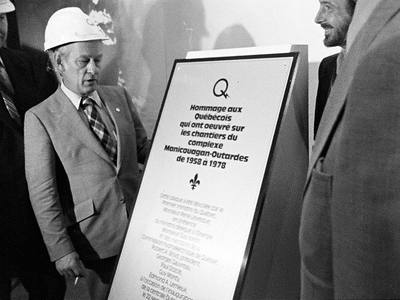 René Lévesque inaugure la centrale Outardes 2 en 1978