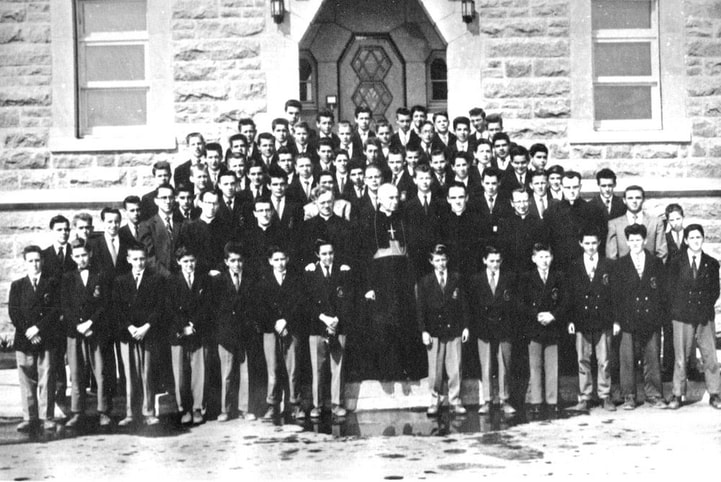 Photo Étudiants du Collège classique en 1955, temporairement installés dans l'Évêché – Société historique de la Côte-Nord